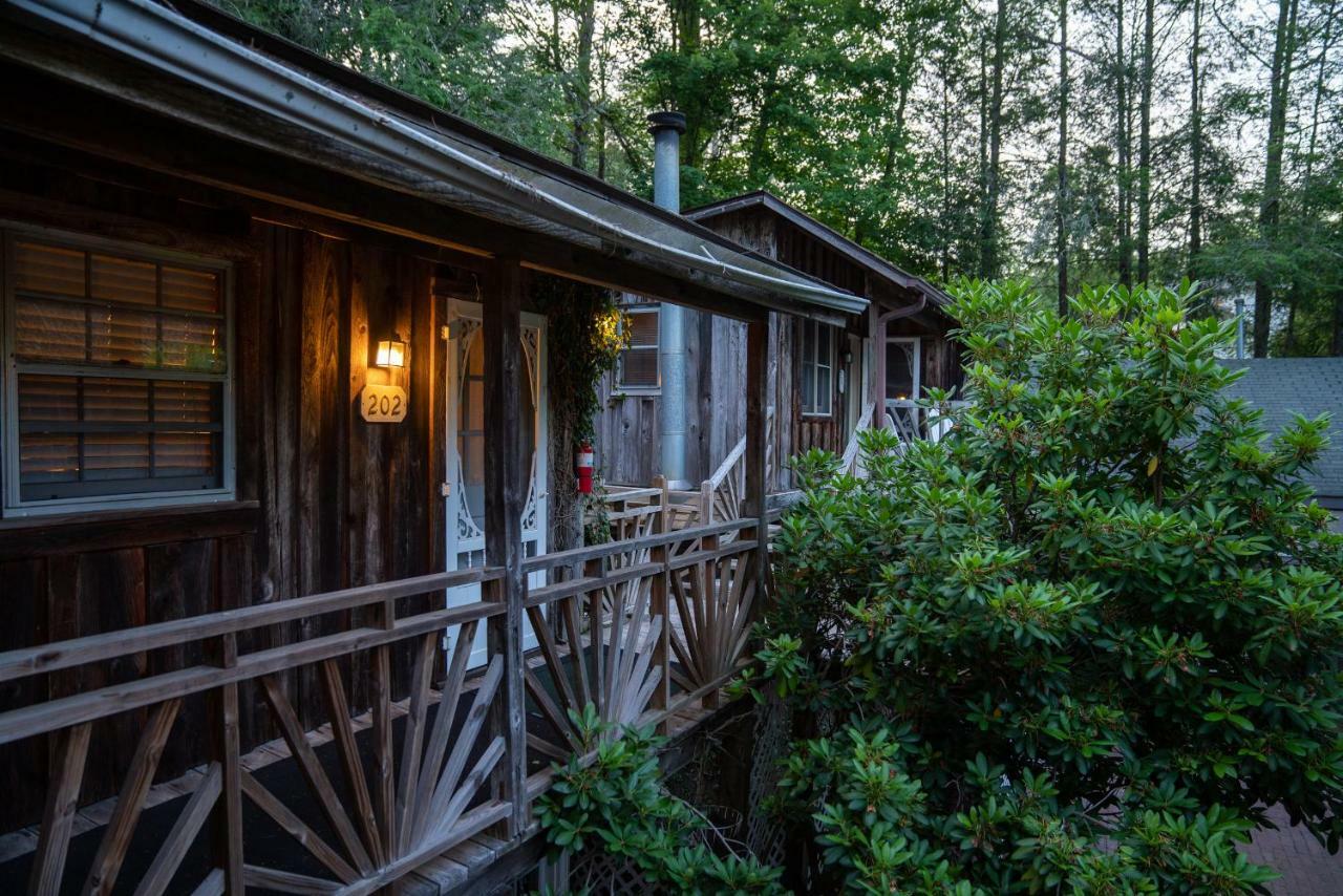 Outpost Inn Хайлендс Экстерьер фото